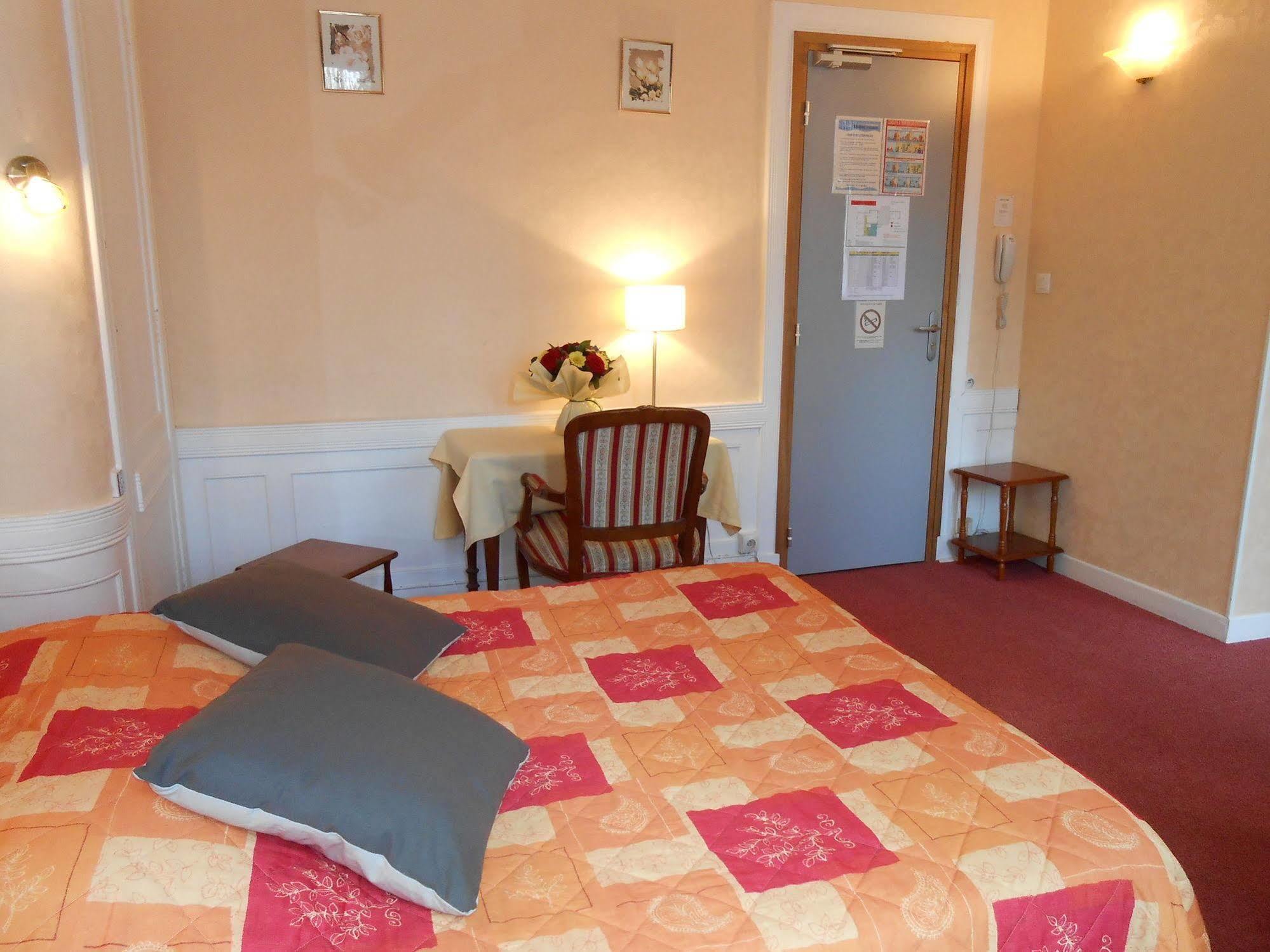 Hotel De La Gare Cherbourg-en-Cotentin Exterior photo