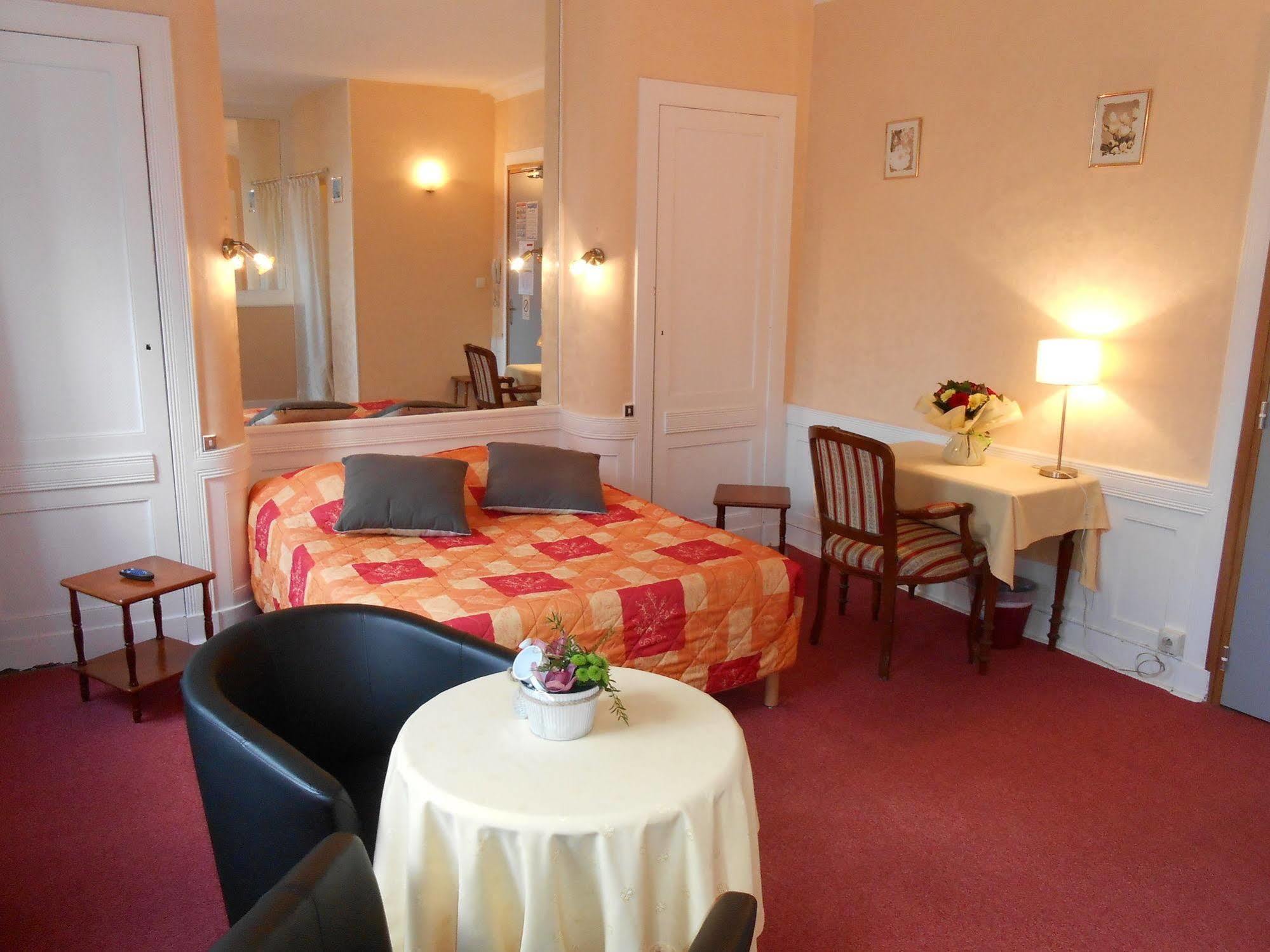Hotel De La Gare Cherbourg-en-Cotentin Exterior photo