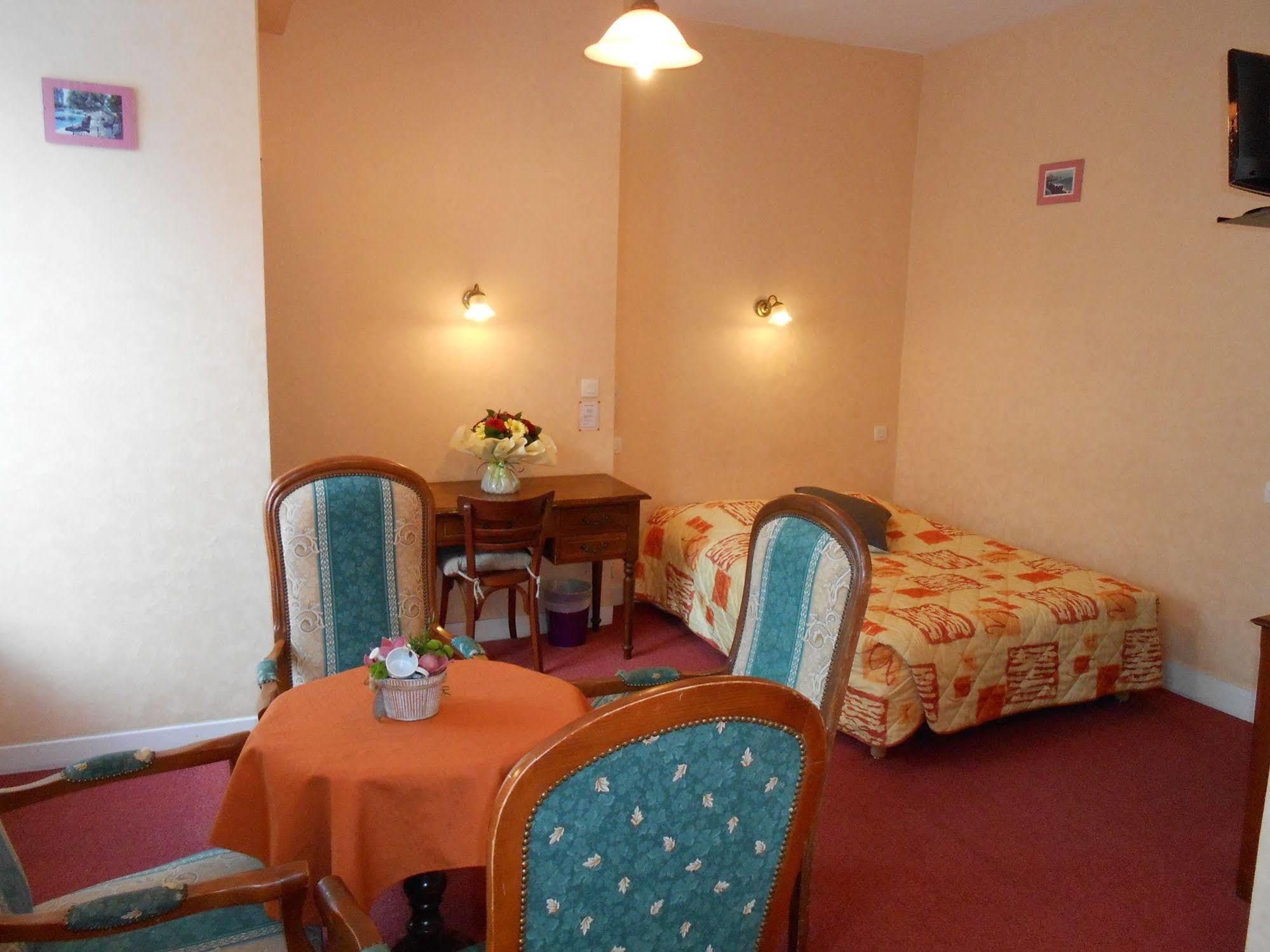 Hotel De La Gare Cherbourg-en-Cotentin Exterior photo